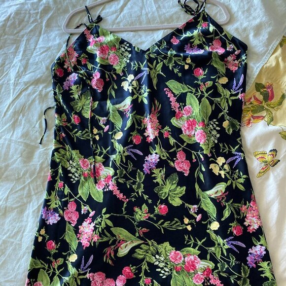 Victoria’s Secret Floral Satin Slip Dress Size XL Shoulder Tie Black EUC - Picture 4 of 6